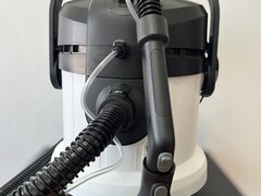 Inchiriez aspirator Karcher injectie-extractie auto si tapiterii Bucuresti