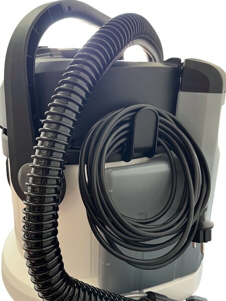 Inchiriez aspirator Karcher injectie-extractie auto si tapiterii (Bucuresti